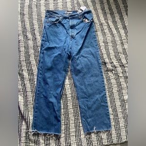 Levi straight ankle cut jeans